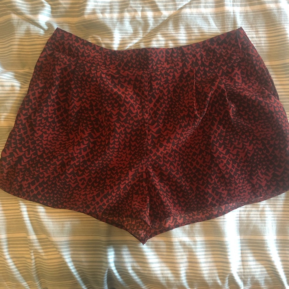 Black/maroon pull on shorts— Brand New